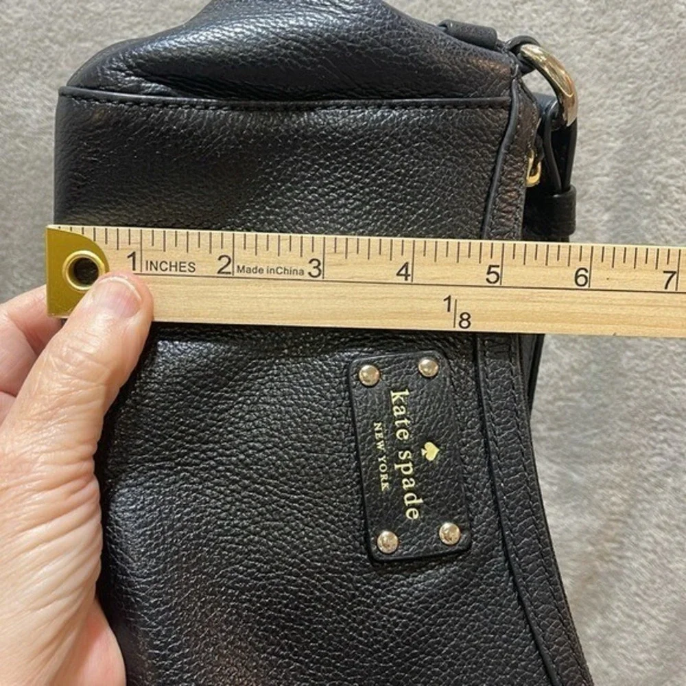 Kate Spade‎ 90's Y2K Style Black Leather Crossbody Zip Bag 11.5